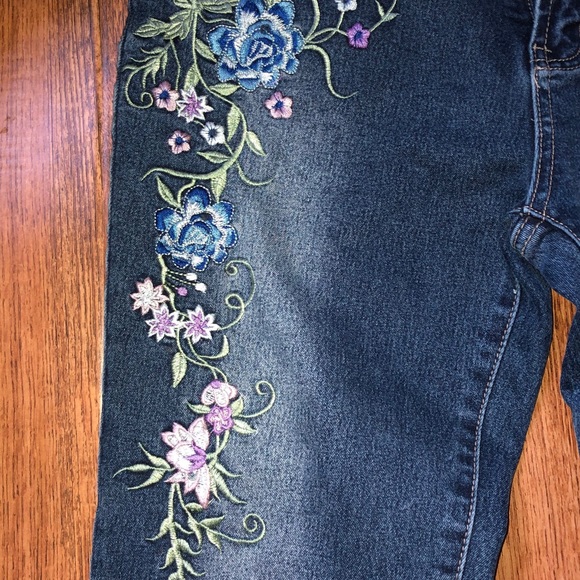 Vintage embroidered jeans - Picture 2 of 9